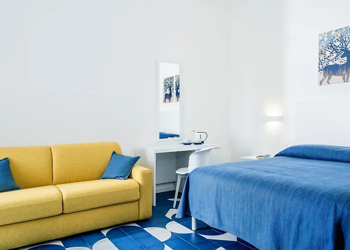 Azzurra بيت ضيافة 4*
