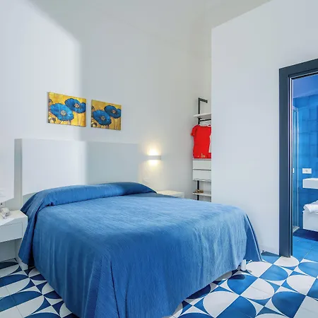 招待所 Azzurra 4*